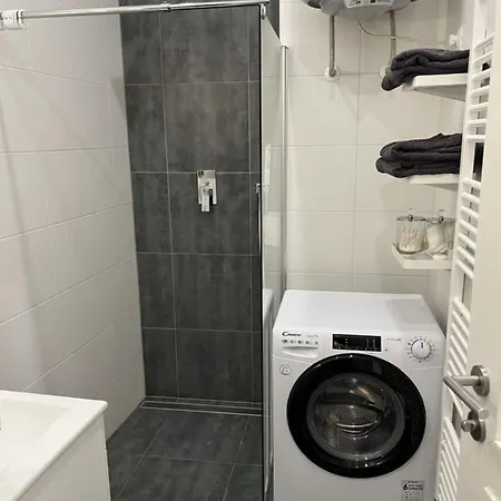 Flexihome Sk - Design City - Top Location Close City Centre - Big Squared Apartment *