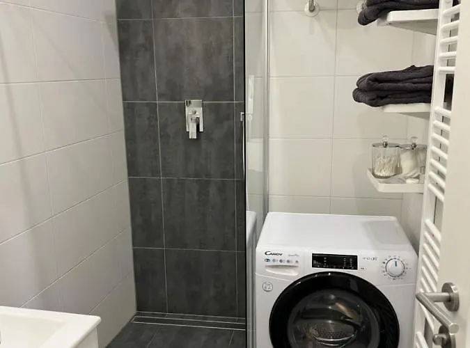 Top Location Large Apartment In The Heart Of City Centre Appartamento *